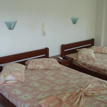 Prionas Studios Paralia Skotinis Room photo